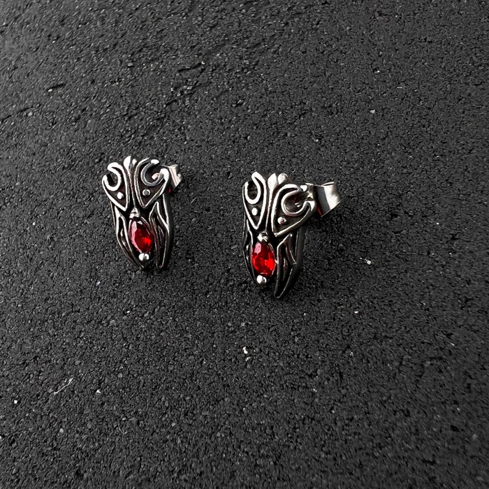 Готичні панк сережки з червоним каменем із медичної сталі ES-035 ES-035 фото