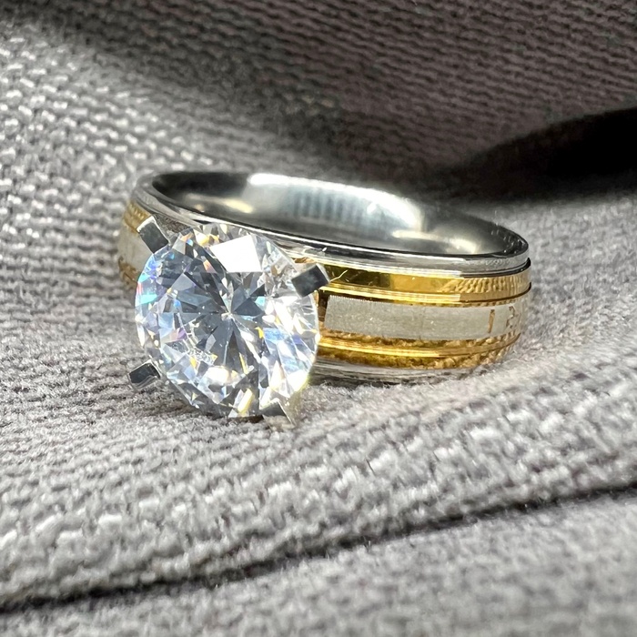 Позолоченное женское кольцо с большим камнем из медицинской стали RS-015 RS-015 фото