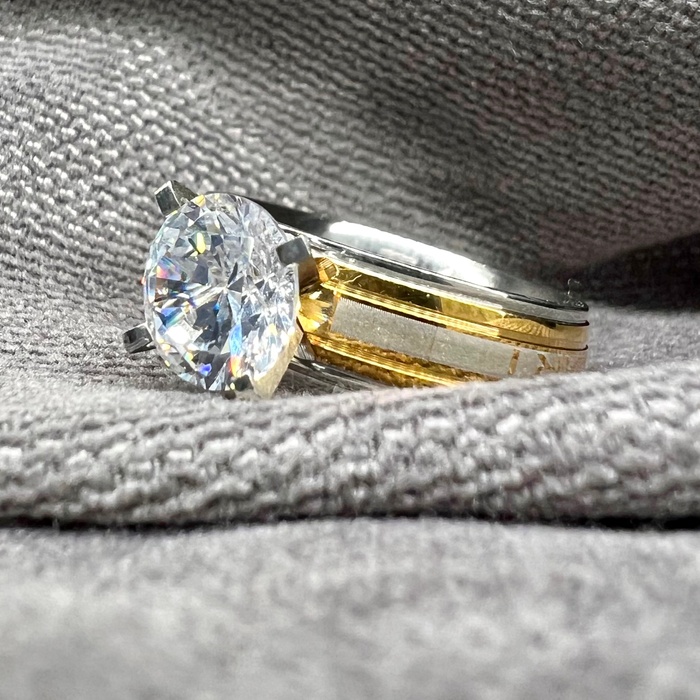 Позолоченное женское кольцо с большим камнем из медицинской стали RS-015 RS-015 фото