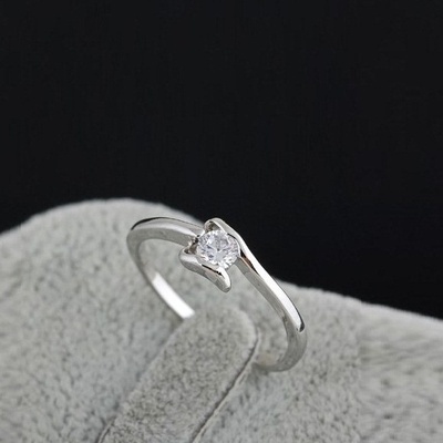 Женское кольцо с белым камнем RG-005 RG-005 фото