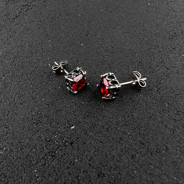 Готичні панк сережки з червоними каменями із медичної сталі ES-054 ES-054 фото