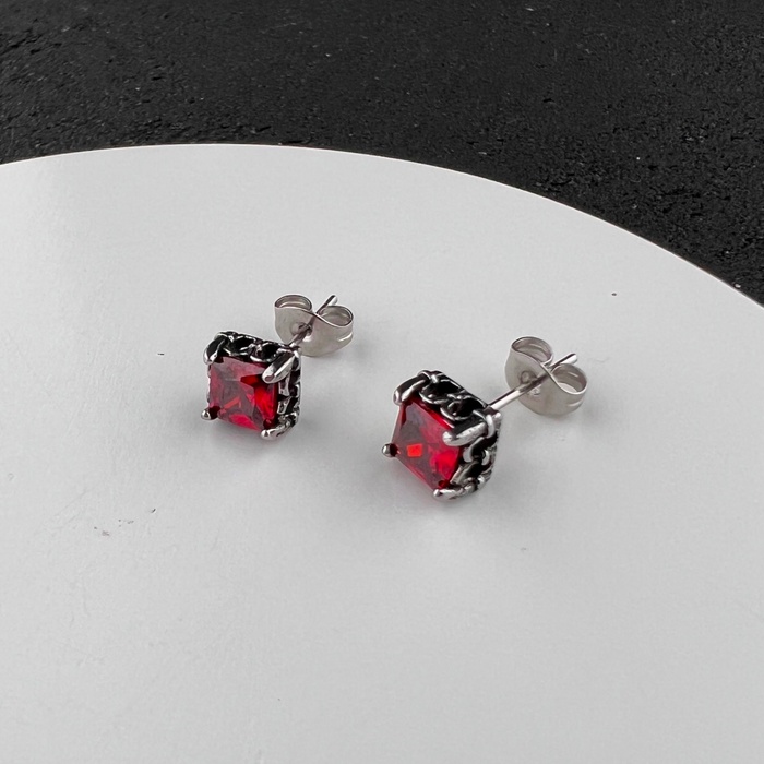 Готичні панк сережки з червоними каменями із медичної сталі ES-054 ES-054 фото